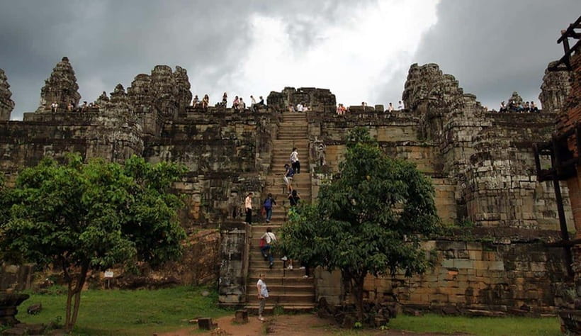 Phnom Bakheng Sunset Tour, Pre Rup, Neak Pean, Preah Khan - Preah Khan, where trees and stone share the same space