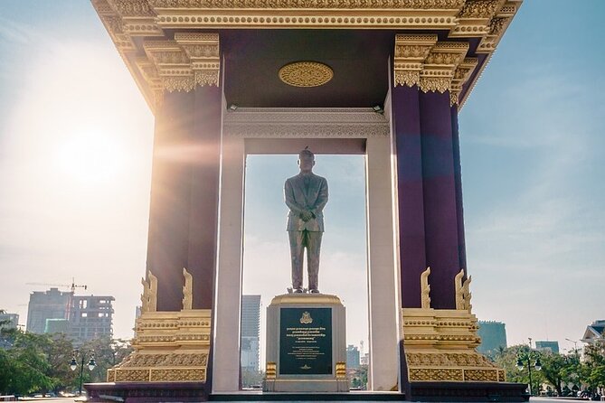 Phnom Pehn City Must See Highlight Guided Tour - Independence Monument and the King Father statue