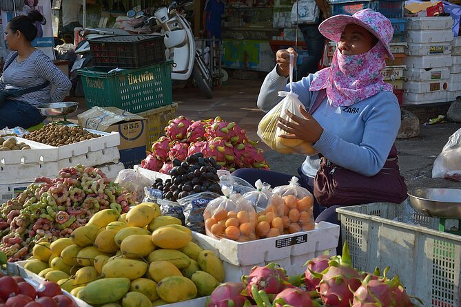 Phnom Pehn City Must See Highlight Guided Tour - Saint 368, cafés, and a useful pause