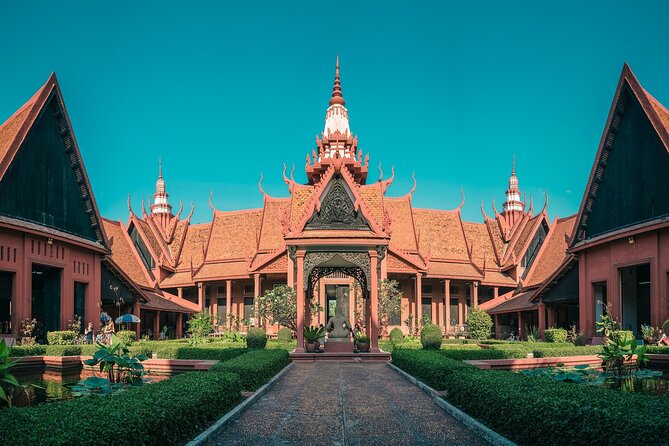Phnom Pehn City Must See Highlight Guided Tour - Wat Phnom and the city’s name