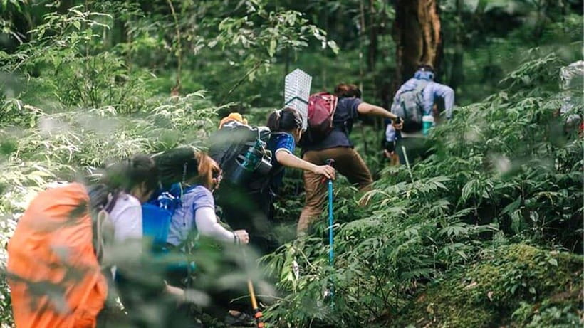 Phnom Penh: 2-Day Aural Mountains Hiking Adventure - Meeting the village before the trail
