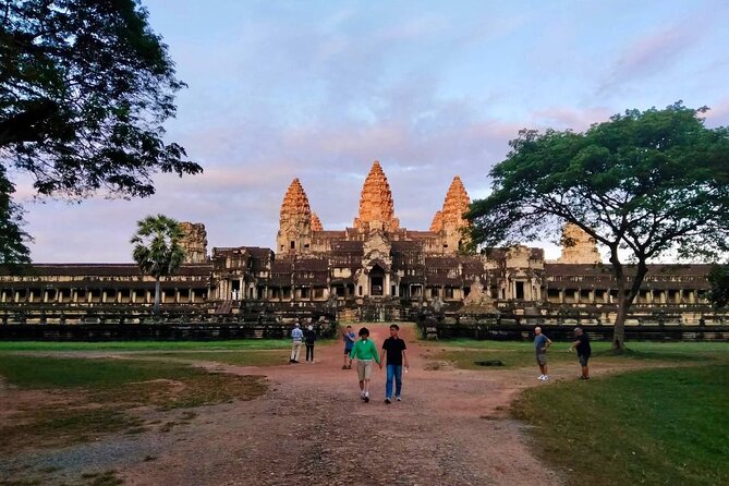 Phnom Penh Airport (KTI) to Siem Reap, Safe Reliable Taxi Driver - Stops, food, and the limits of the itinerary
