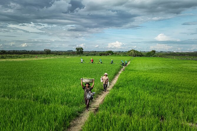 Phnom Penh Bike & Boat Sunset Tour / E-Bike Available - Prek Bongkong Pagoda and the local community