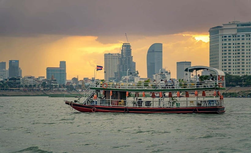 Phnom Penh: Bike & Boat Tour / E-Bike Available - Who will enjoy this tour most