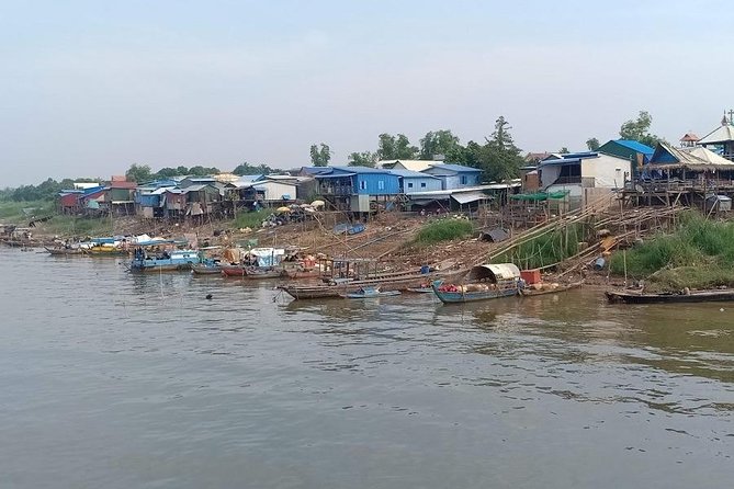 Phnom Penh Countryside Cycle Tour - The morning pickup and ferry to Areyksat