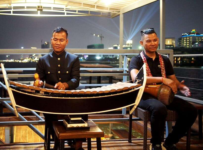 Phnom Penh: Mekong Sunset Dinner Cruise with Live Music - Practical tips for a better evening