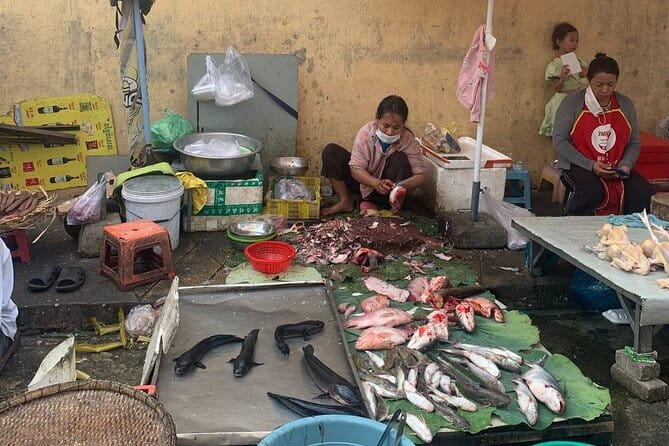 Phnom Penh Morning Breakfast, Market and Art Tour by Tuktuk - Practical Tips for a Better Morning