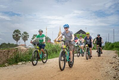 Phnom Penh Silk Island Bike Tour/ E-Bike or Tuk Tuk