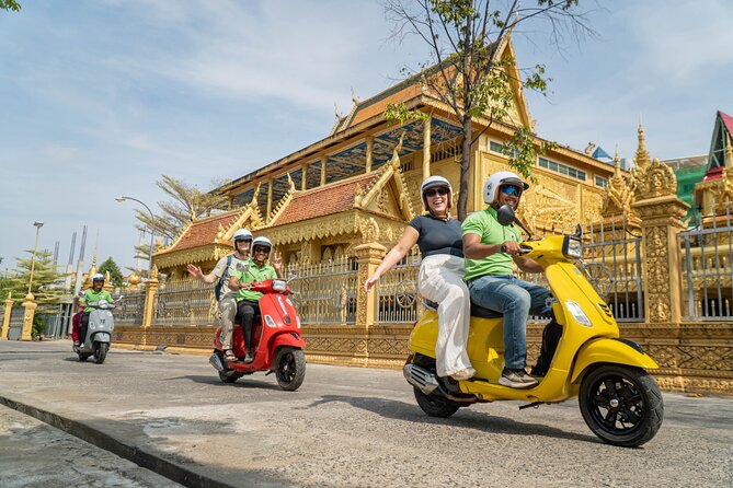 Phnom Penh Silk Island Vespa Tour / Tuk Tuk Available - Crossing the Mekong by ferry