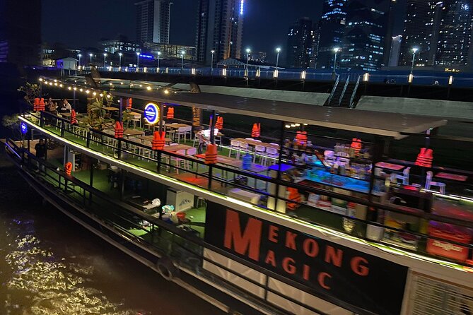 Phnom Penh: Sunset Cruise-Free Beers-Sodas-BBQ Buffet-fruit plate - Sixty to seventy-five minutes: the Tonle Sap stretch