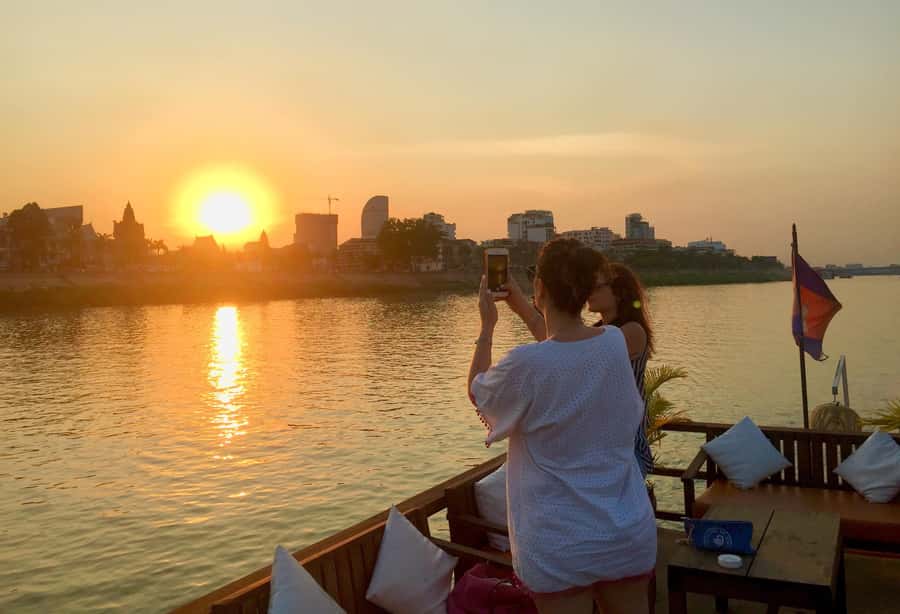 Phnom Penh: Sunset Cruise with Unlimited Beer &Fruit platter - Is $9 good value?