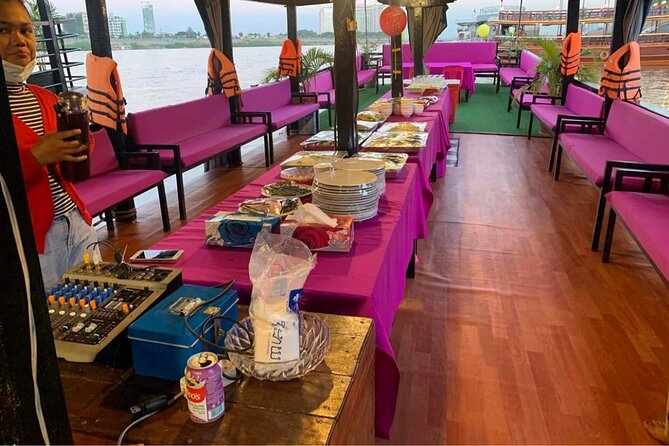 Phnom Penh to Siem Reap Cruise/road tour or Siem Reap/Phnom Penh - A Phnom Penh to Siem Reap transfer with a real river journey