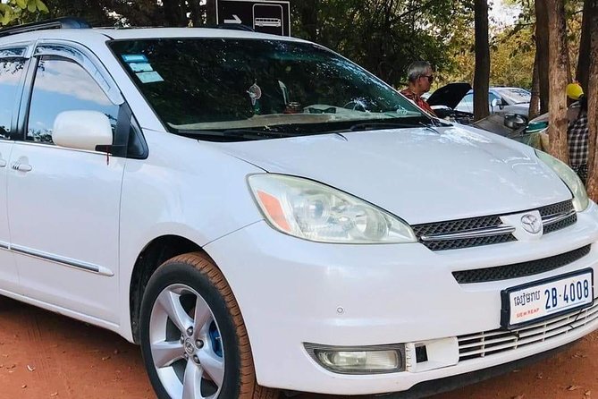 Phnom Penh to Siem Reap Private Car-English Speaking Driver - The Skun spider market stop