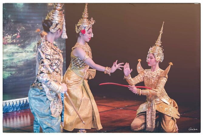 Phnom Penh Unique Classical Dance Show Every Saturday &Sunday - A close look at Cambodian classical dance