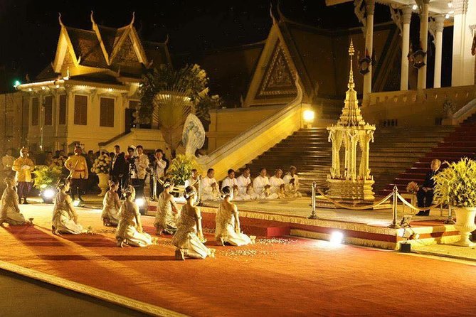 Phnom Penh Vital Discovery-Full Day Tour (Including all services) - Central Market or a change to Russian Market