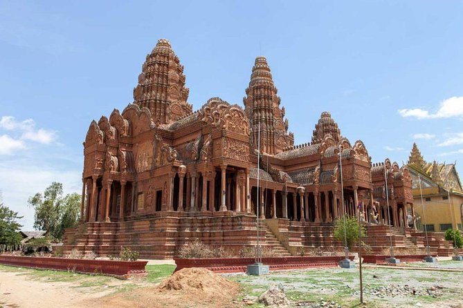 Prasith and Reap Temples Private Day Trip from Phnom Penh - Phnom Prasith and its hilltop monastery