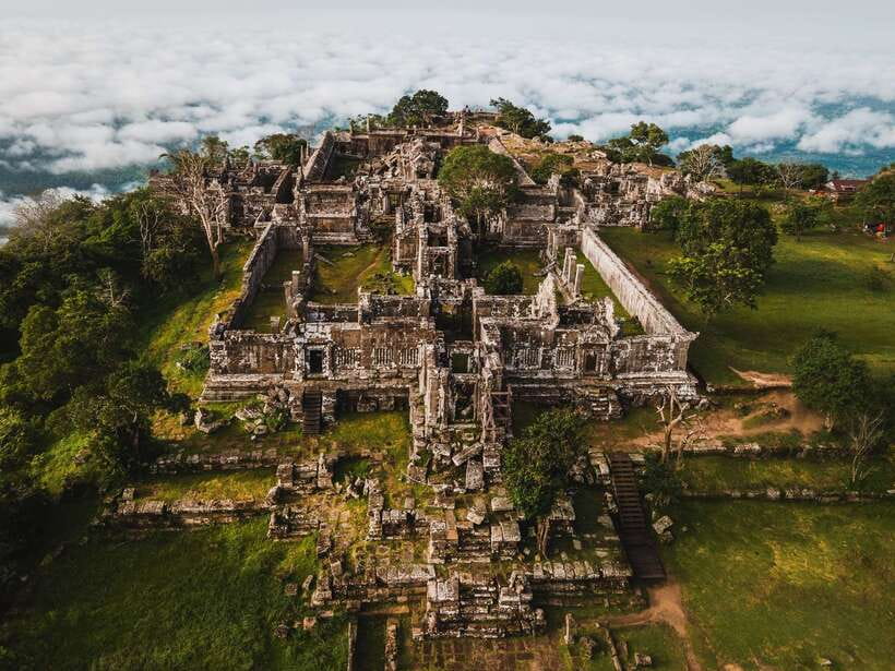 Preah Vihear: Full-Day Preah Vihear and Koh Ker Temple Tour - The long road north from Siem Reap