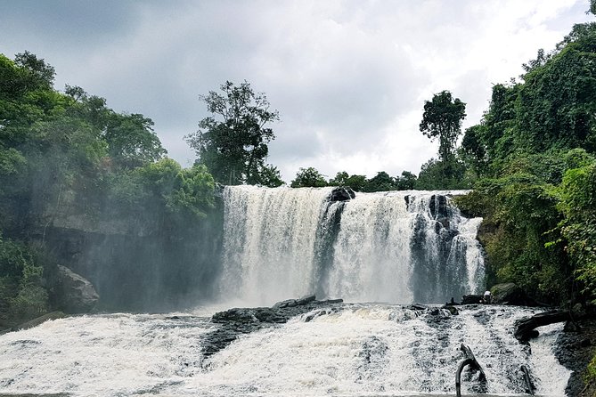 Private 1Day Tour: Kulen mountain, Beng Mealea, - Entering the broken stones of Beng Mealea