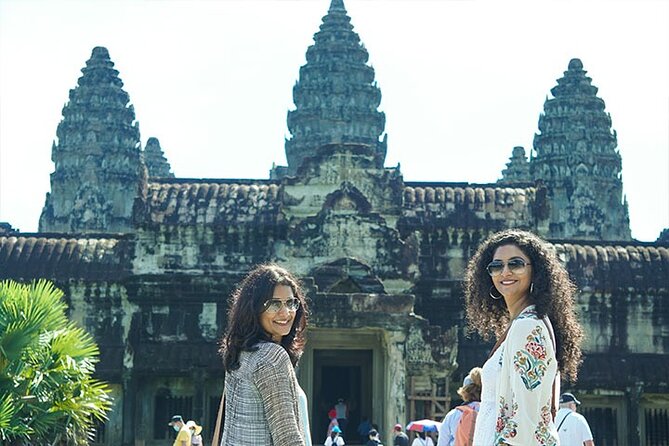 Private Angkor Sunrise Bayon Ta Prohm Bonteay Srie Vip Tour - Angkor Thom and Bayon’s stone faces