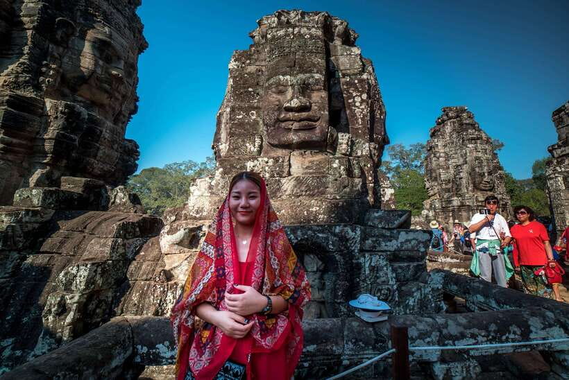 Private Angkor Sunrise, Guide Breakfast and Tuktuk included - Breakfast between the temples