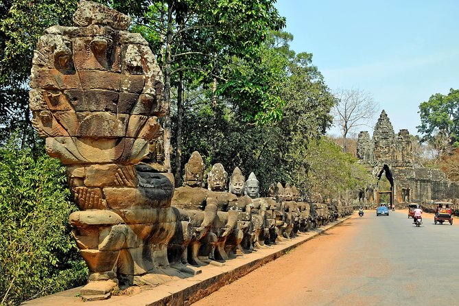 Private Angkor Wat Guided Sunset Tour - Phnom Bakheng and the sunset finish