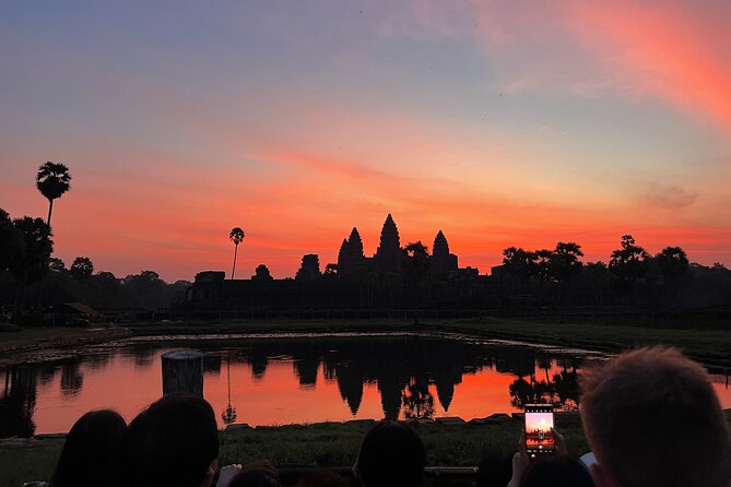 Private Angkor Wat Sunrise Tour with Lunch Included - Angkor Wat: more than a sunrise photograph