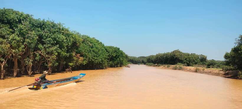 Private Angkor Wat Sunrise Tours And Sunset Floating Village - The guide and driver make the long day easier