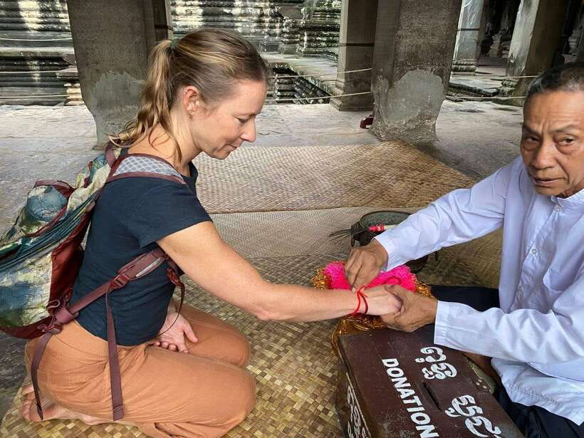 Private Angkor Wat Sunset Tour with Lunch and Snack Included - Angkor Thom’s South Gate and Bayon’s Stone Faces