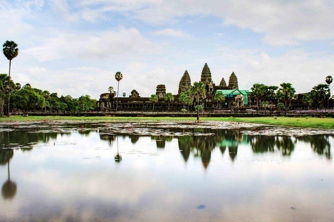 Private Angkor Wat Temple Tour - Angkor Wat: three hours at Cambodia’s symbol