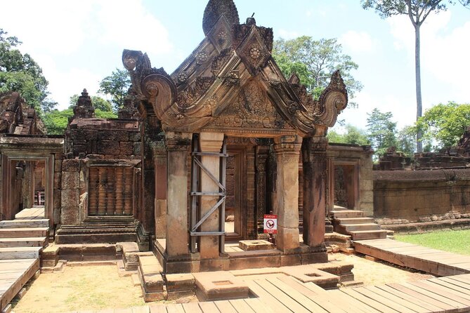 Private Banteay Srei and 4 Temples Guided Tour - Pre Rup starts the day with a strong outline