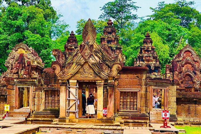 Private Banteay Srei Kbal Spean Tours and Landmine museum - The Landmine Museum adds difficult but important context