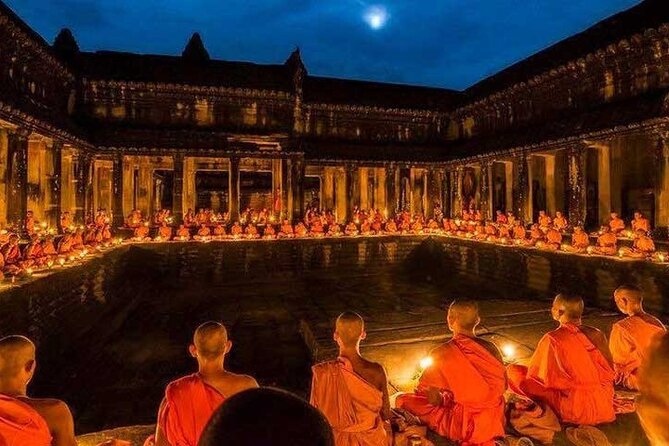 Private Day Angkor Wat Temple and Banteay Srei Temple Tour - Angkor Thom begins at the South Gate