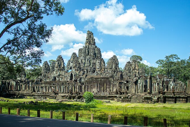 Private Guided Tour To Angkor Wat & Its Surrounding-Angkor Park - A full day built around Angkor’s greatest contrasts