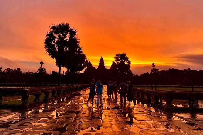 Private Guided Tours-Sunrise Angkor Wat, Ta Prohm, Bayon and more - Crossing into Angkor Thom through the Victory Gate
