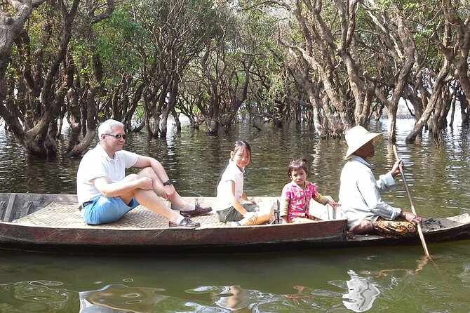 Private Half-Day Tour to Kampong Phluk Flooded Forest and Floating Villages - Inside Kampong Phluk Floating Village