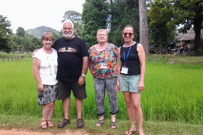 Private Half-Day Tour to Kampong Phluk Flooded Forest and Floating Villages - How the guide affects the experience