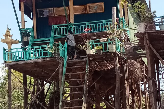 Private Half-Day Tour to Kampong Phluk Flooded Forest and Floating Villages - Who should choose this four-hour tour?