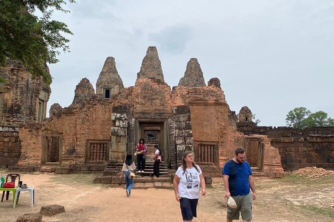 Private Kbal Spean Trekking Tour with Banteay Srei - Banteay Srei and the Finest Carving of the Day