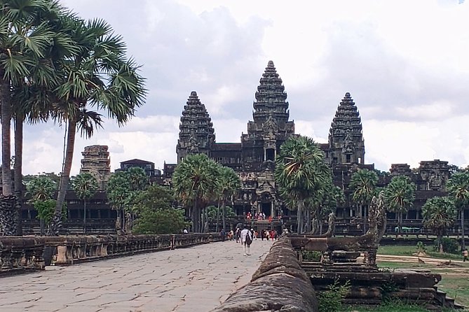 Private One Day Tour with Sunrise at Angkor Wat - Ta Prohm and the atmosphere of a temple in the trees