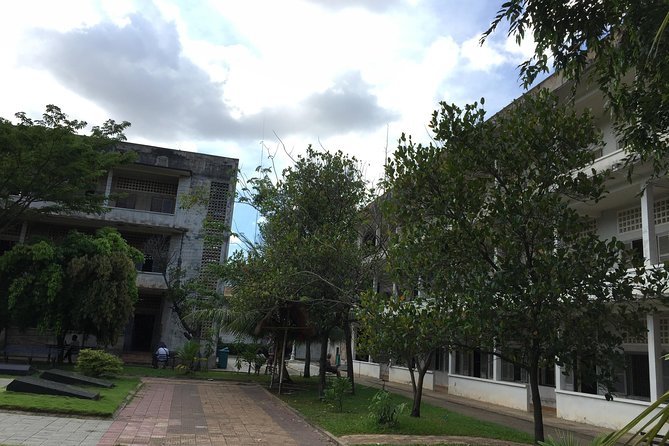 Private One Day Trip in Phnom Penh Capital City - What the $370 price really covers