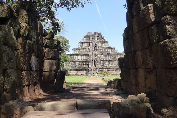 Private Preah Vihear and 2 Temples Guided Tour - Who should book this tour?