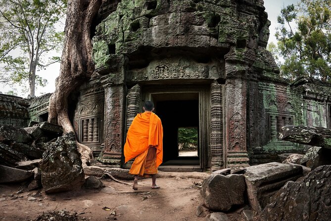 Private sunrise tour to Angkor Wat & other highlights with Professional Guide. - Srah Srang and the breakfast pause
