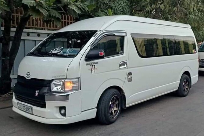 Private Taxi Transfer Siem Reap - Trat Pier - Koh Chang - Changing cars after immigration