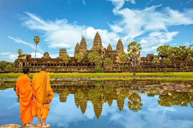 Private Temples Guided Tour (Angkor Wat, Ta Prom & Angkor Thom) - A private SUV and a guide who sets the pace