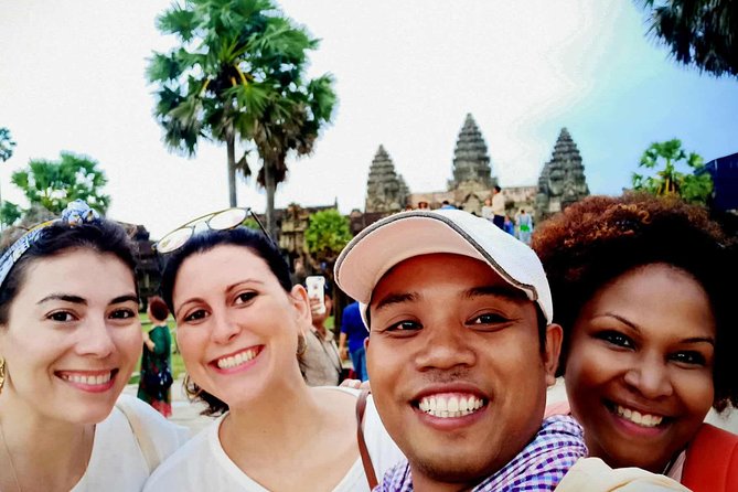 Private Tour Angkor Wat - Pre Rup for a final pyramid view