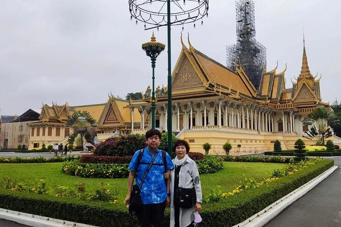 Private Tour: Phnom Penh City Tour Full Day - Russian Market: a practical finish