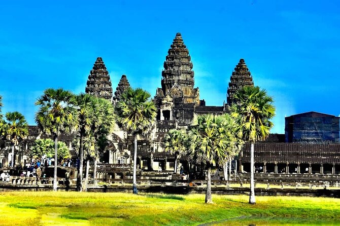 Private Tours Angkor Wat For 2 Days - Preah Khan and Neak Pean, two very different ruins
