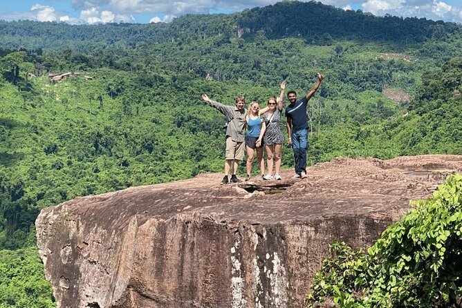 Private Vehicle - Kulen Waterfall and 1000 Lingas - Driver only or add the guide?