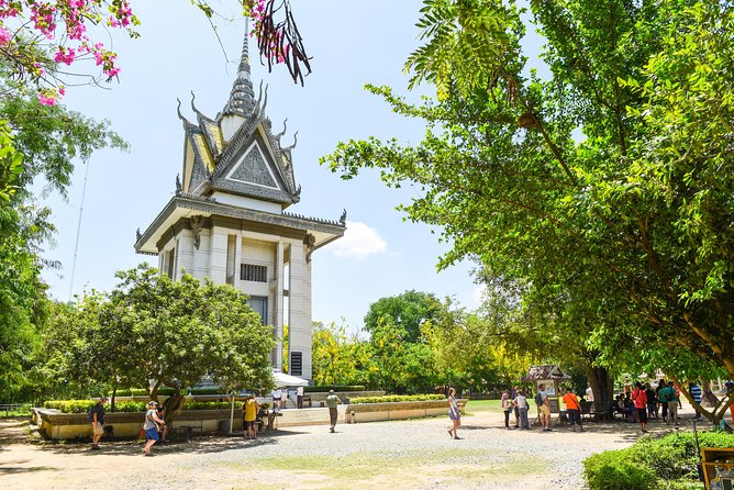 Remnants of a Khmer Rouge Era - Dress, behavior, and emotional preparation