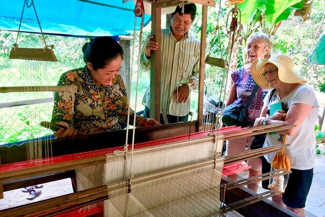 Riverside Walking Tour with Snack, Drinks & Local Ferry Ride - Walking through Wat Botum Park